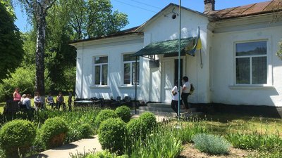 На громадських слуханнях вирішували, чи закривати школу у селі на Тернопільщині На громадських слуханнях вирішували, чи закривати школу у селі на Тернопільщині