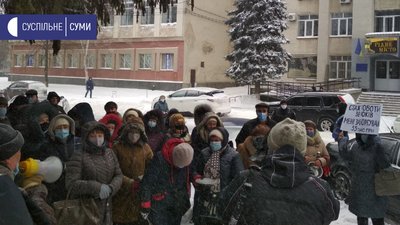 Колишні працівники машинобудівного вшосте мітингують через не виплачені борги по зарплатах (ФОТО) Колишні працівники машинобудівного вшосте мітингують через не виплачені борги по зарплатах (ФОТО)
