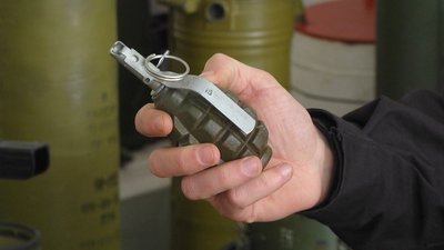 Валентин знешкоджував міни й гранати, які залишали військові РФ.