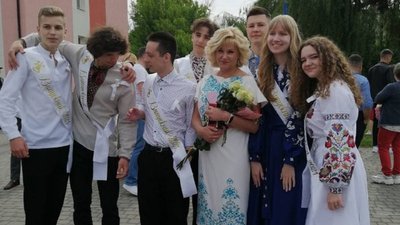 "Діти, Україні потрібні розумні учні": вчителька математики з Луцька підготувала найбільшу кількість двохсотбальників "Діти, Україні потрібні розумні учні": вчителька математики з Луцька підготувала найбільшу кількість двохсотбальників