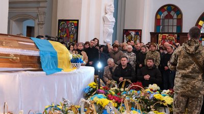 На Львівщині попрощалися з депутатом та захисником Володимиром Ковалівим На Львівщині попрощалися з депутатом та захисником Володимиром Ковалівим