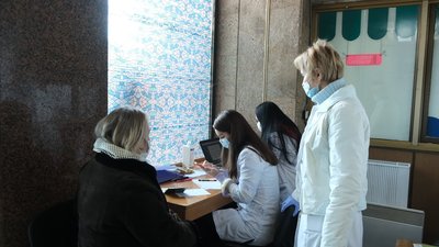 Через різдвяно-новорічні свята кількість охочих вакцинуватися зменшилася Через різдвяно-новорічні свята кількість охочих вакцинуватися зменшилася