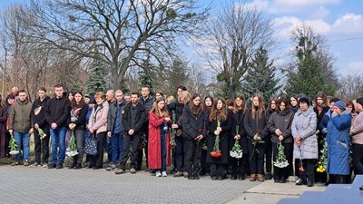 "Не мав страху перед ворогом": на Черкащині попрощались з Русланом Стороженком "Не мав страху перед ворогом": на Черкащині попрощались з Русланом Стороженком
