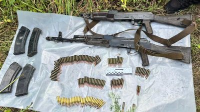 Зброя, знайдена у схроні у Харкові