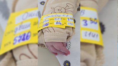Новонароджена дівчинка-богатирка Вікторія