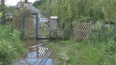 «Вода – до коліна»: у Полтаві дощовою водою затопило чотири приватні подвір’я «Вода – до коліна»: у Полтаві дощовою водою затопило чотири приватні подвір’я
