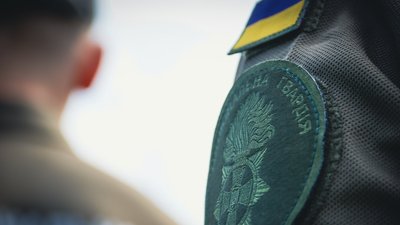 Одеські нацгвардійці зіграли благодійний футбольний матч разом із ветеранами "Чорноморця" Одеські нацгвардійці зіграли благодійний футбольний матч разом із ветеранами "Чорноморця"