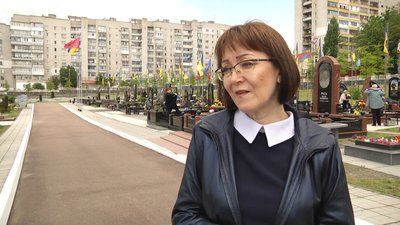 У Житомирі в День Героїв вшанували пам'ять загиблих воїнів У Житомирі в День Героїв вшанували пам'ять загиблих воїнів