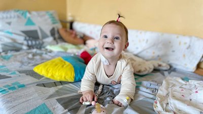 Жирова пухлина впливала на рухливість ніжки: у Львові прооперували 5-місячну дівчинку