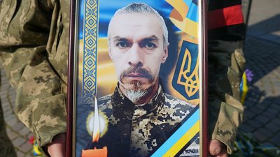 В Ужгороді попрощалися із загиблим захисником Михайлом Швандою