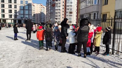 Поліція перевіряє інформацію про замінування вінницьких шкіл Поліція перевіряє інформацію про замінування вінницьких шкіл