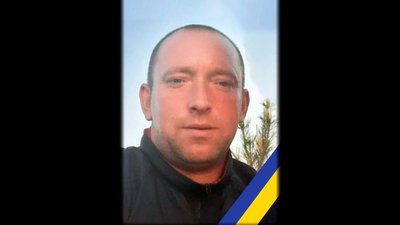 На Чернігівщині попрощалися з двома загиблими бійцями На Чернігівщині попрощалися з двома загиблими бійцями