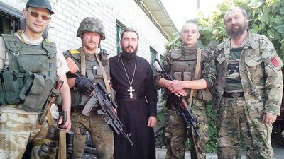 Евакуював людей, був поранений, але повернувся в стрій. Настоятель храму воює на передовій Евакуював людей, був поранений, але повернувся в стрій. Настоятель храму воює на передовій