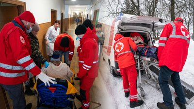 Евакуація на Чернігівщині: з Городні евакуювали підопічних психоневрологічного інтернату