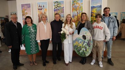 Виставка "Барвистий подих": у Тернополі презентували пейзажі кременецької художниці Виставка "Барвистий подих": у Тернополі презентували пейзажі кременецької художниці