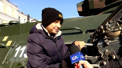 У Житомирі на майдані Корольова показали виставку озброєння та військової техніки