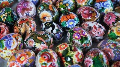 "Іноземці пропонували викупити все, щоб підтримати Україну", — вінничанка створює та продає мальованки "Іноземці пропонували викупити все, щоб підтримати Україну", — вінничанка створює та продає мальованки