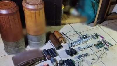Вдома були міни та гранати: житель Київщини погрожував підірвати будинок разом з патрульними