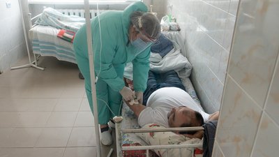 "Лікують і травматологи, і кардіологи". Як на Буковині протидіють черговій хвилі COVID-19 "Лікують і травматологи, і кардіологи". Як на Буковині протидіють черговій хвилі COVID-19
