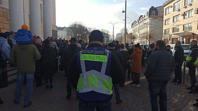 "Stop примусова вакцинація!". У Вінниці проходить акція проти щеплення та карантинних обмежень