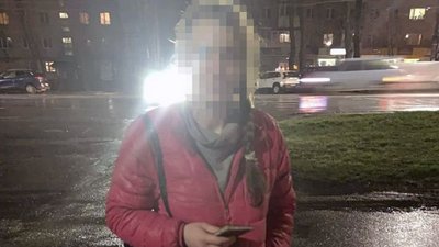 Зупинили за порушення ПДР, а знайшли наркотики: у Хмельницькому судитимуть 39-річну жінку