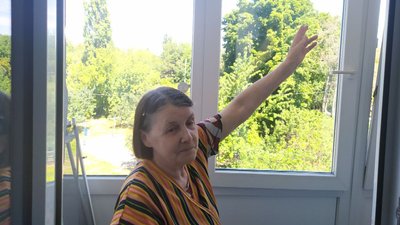 Зруйновані балкони, вибите скло та тріщини на стелях. Хто і коли усуватиме наслідки авіаудару в кропивницькому будинку Зруйновані балкони, вибите скло та тріщини на стелях. Хто і коли усуватиме наслідки авіаудару в кропивницькому будинку