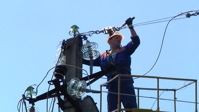 На Житомирщині після негоди відновили електропостачання в 112 населених пунктах