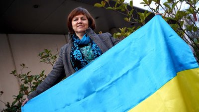 Вишиванка для королеви. Як прикарпатка популяризує український стрій в Іспанії та допомагає під час війни