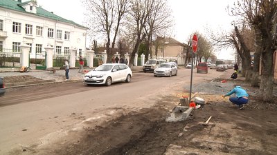 У Житомирі почали будувати піднятий пішохідний перехід поблизу 36 школи
