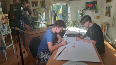 В першу чергу художник, а лише потім витинанкар: історія про витинанкаря з Донбасу В першу чергу художник, а лише потім витинанкар: історія про витинанкаря з Донбасу