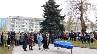 Житомирщина прощається зі своїми героями-оборонцями Житомирщина прощається зі своїми героями-оборонцями