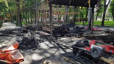 Наслідки пожежі у центральному парку Вінниці