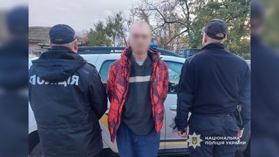 Крав із під’їздів багатоповерхівок на Чернігівщині: у Прилуках затримали підозрюваного