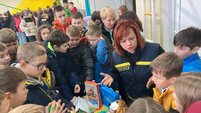 Рятувальники провели навчання для школярів