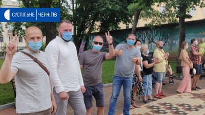 На алеї біля істфаку люди протестували проти встановлення колеса огляду На алеї біля істфаку люди протестували проти встановлення колеса огляду