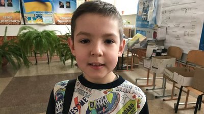 В ліцеї у Житомирі прихистили бездомну кішку, яка під час повітряних тривог спускалася з дітьми у сховище В ліцеї у Житомирі прихистили бездомну кішку, яка під час повітряних тривог спускалася з дітьми у сховище