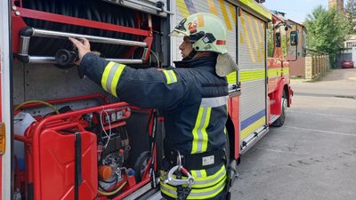 "15 виїздів за добу — мусиш бути у формі", — командир відділення луцьких вогнеборців про роботу в ДСНС