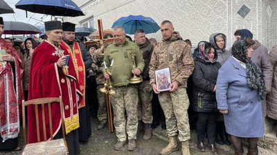 На Тернопільщині в останню дорогу провели бійця Василя Наконечного На Тернопільщині в останню дорогу провели бійця Василя Наконечного