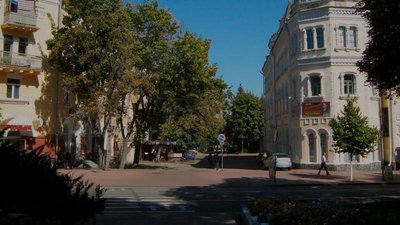 Перша телефонна станція у Чернігові розташовувалась на сучасній вулиці Святомиколаївській Перша телефонна станція у Чернігові розташовувалась на сучасній вулиці Святомиколаївській