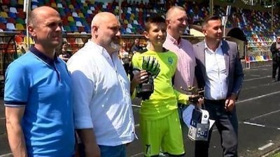 Вперше в історії чернігівського футболу юнаки з команди «Юність» виграли чемпіонат України Вперше в історії чернігівського футболу юнаки з команди «Юність» виграли чемпіонат України
