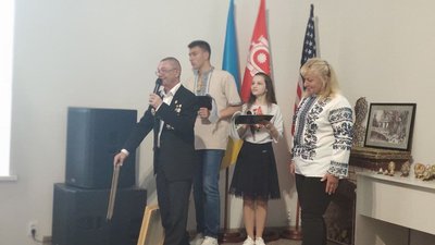 На Тернопільщині презентували роботи майстра різьби на яєчній шкарлупі На Тернопільщині презентували роботи майстра різьби на яєчній шкарлупі