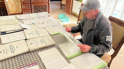 У Яцківці на Донеччині правоохоронці знайшли важливі документи окупантів