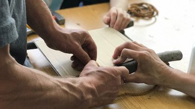 В Івано-Франківську люди з інвалідністю волонтерять, щоб допомогти ЗСУ