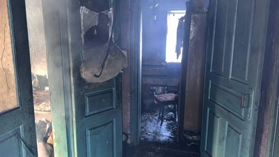 Загорівся будинок у селі Снітин Лубенської громади