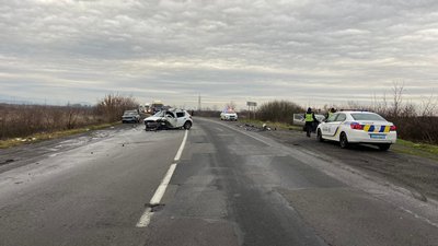 На Закарпатті внаслідок ДТП загинула 29-річна киянка На Закарпатті внаслідок ДТП загинула 29-річна киянка