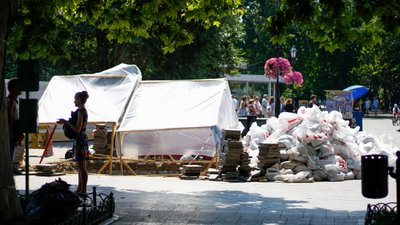 В Одесі на Приморському бульварі тривають археологічні розкопки: тут шукають фортецю Хаджибей