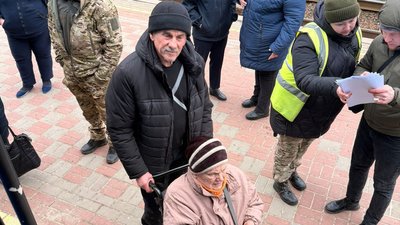 Евакуація: поїздом Лозова — Львів евакуювали 39 жителів з Донеччини
