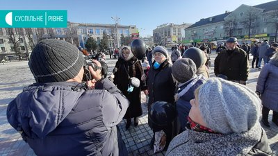 У центрі Рівного зібрались противники будівництва заводу "Кроноспан"