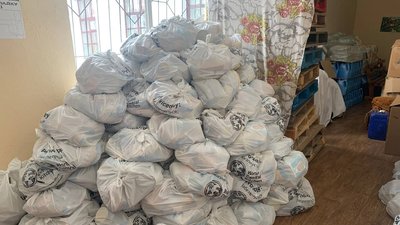 За тиждень гумштаб Лисичанська в Дніпрі видав харчі 735 родинам: які ще є послуги для ВПО та куди звертатися
