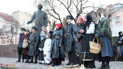 На Тернопільщині провели віче-реквієм, присвячене жертвам Голодомору На Тернопільщині провели віче-реквієм, присвячене жертвам Голодомору
